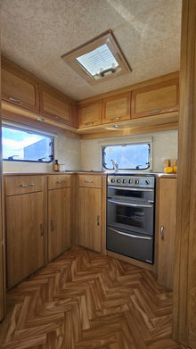 2003 Lunar Stellar 400 touring caravan