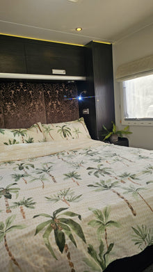 2013 TrailLite Landmark 900 Motorhome (Mitsubishi Fuso Canter) — Sleeps 5, Self-Contained