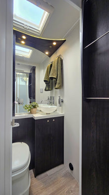 2013 TrailLite Landmark 900 Motorhome (Mitsubishi Fuso Canter) — Sleeps 5, Self-Contained